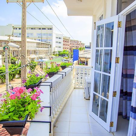 Ruki Sea Reach Hotel Kudapaduwa Bagian luar foto