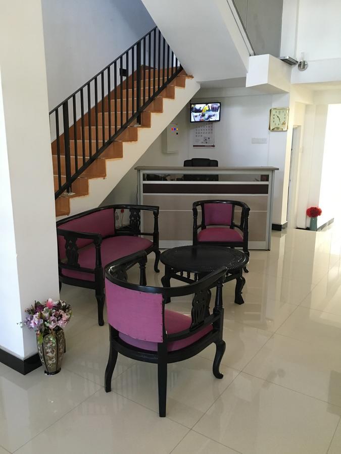 Ruki Sea Reach Hotel Kudapaduwa Bagian luar foto