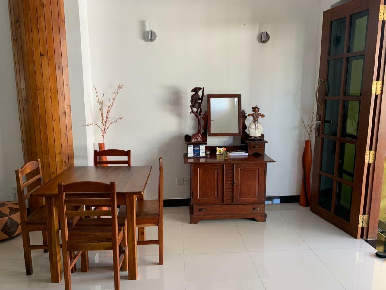 Ruki Sea Reach Hotel Kudapaduwa Bagian luar foto