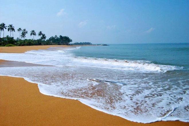 Ruki Sea Reach Hotel Kudapaduwa Bagian luar foto